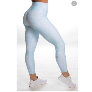 The Desa'ree ll Swift Legging 23"